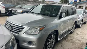 Lexus LX 570 2011 Silver
