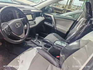 Toyota RAV4 XLE AWD 2019 Gray