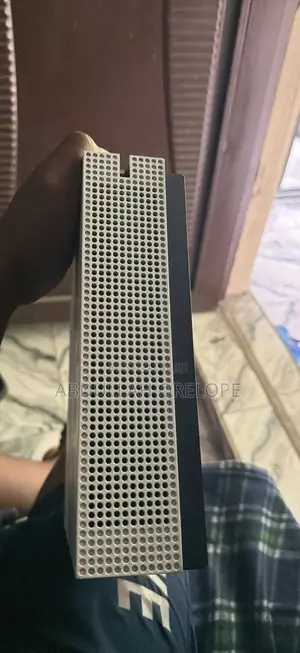 X-Box One S