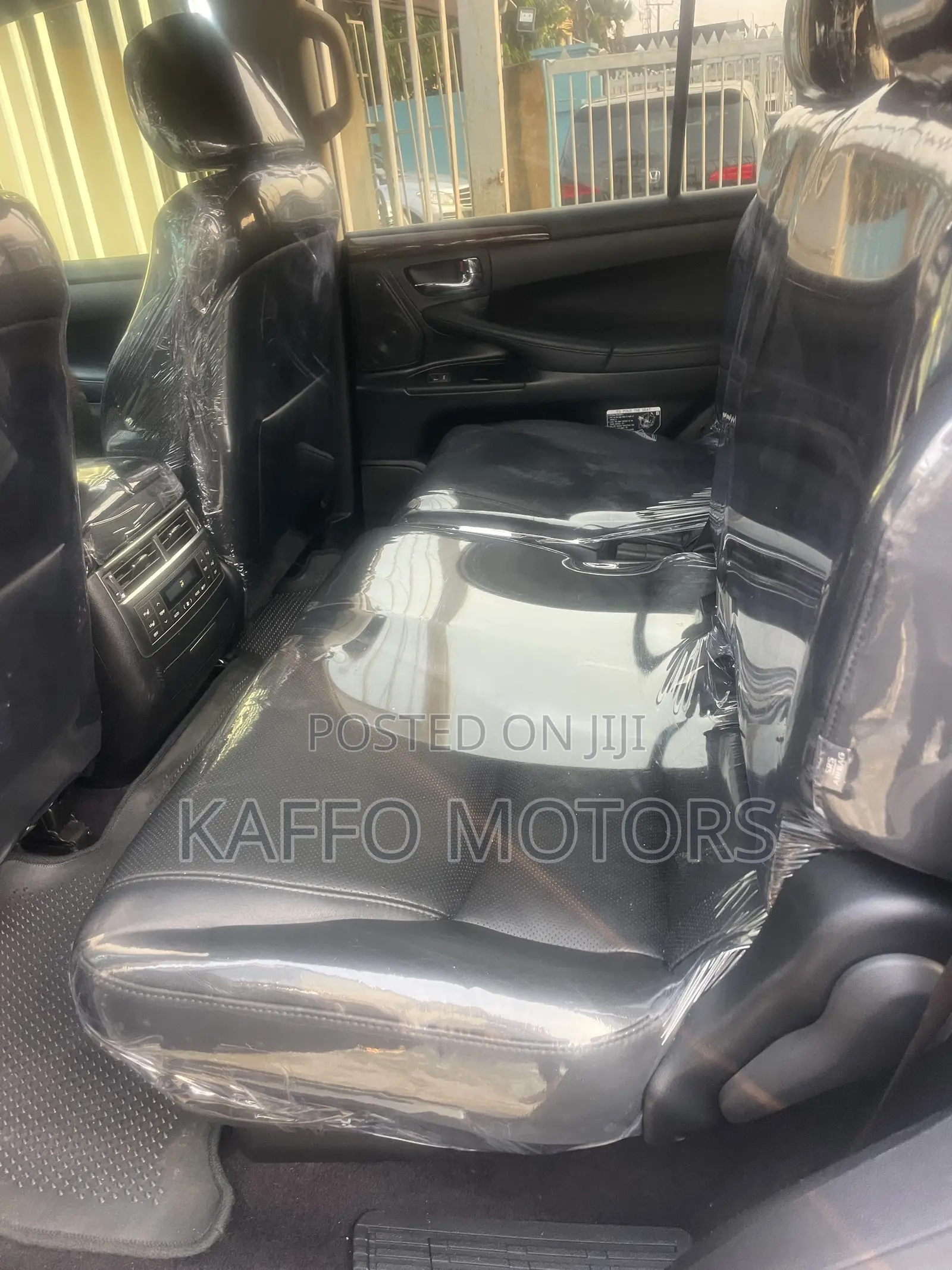 Lexus LX 570 2011 Silver