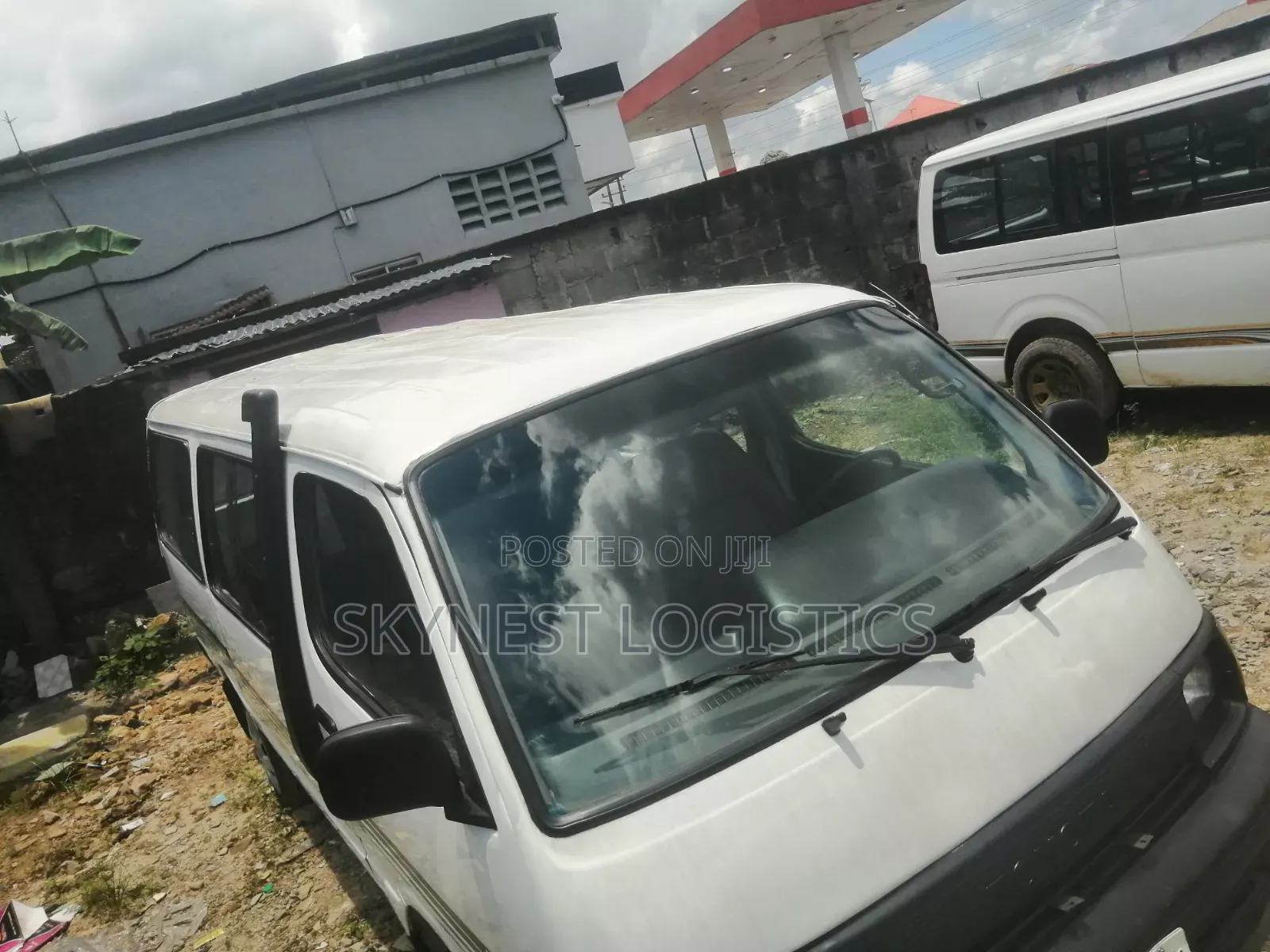 Toyota HiAce 2002 White