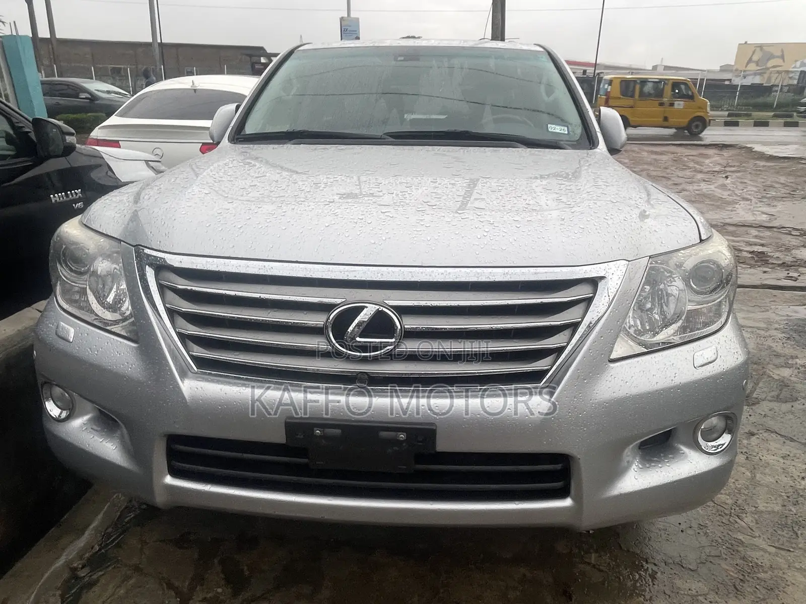 Lexus LX 570 2011 Silver