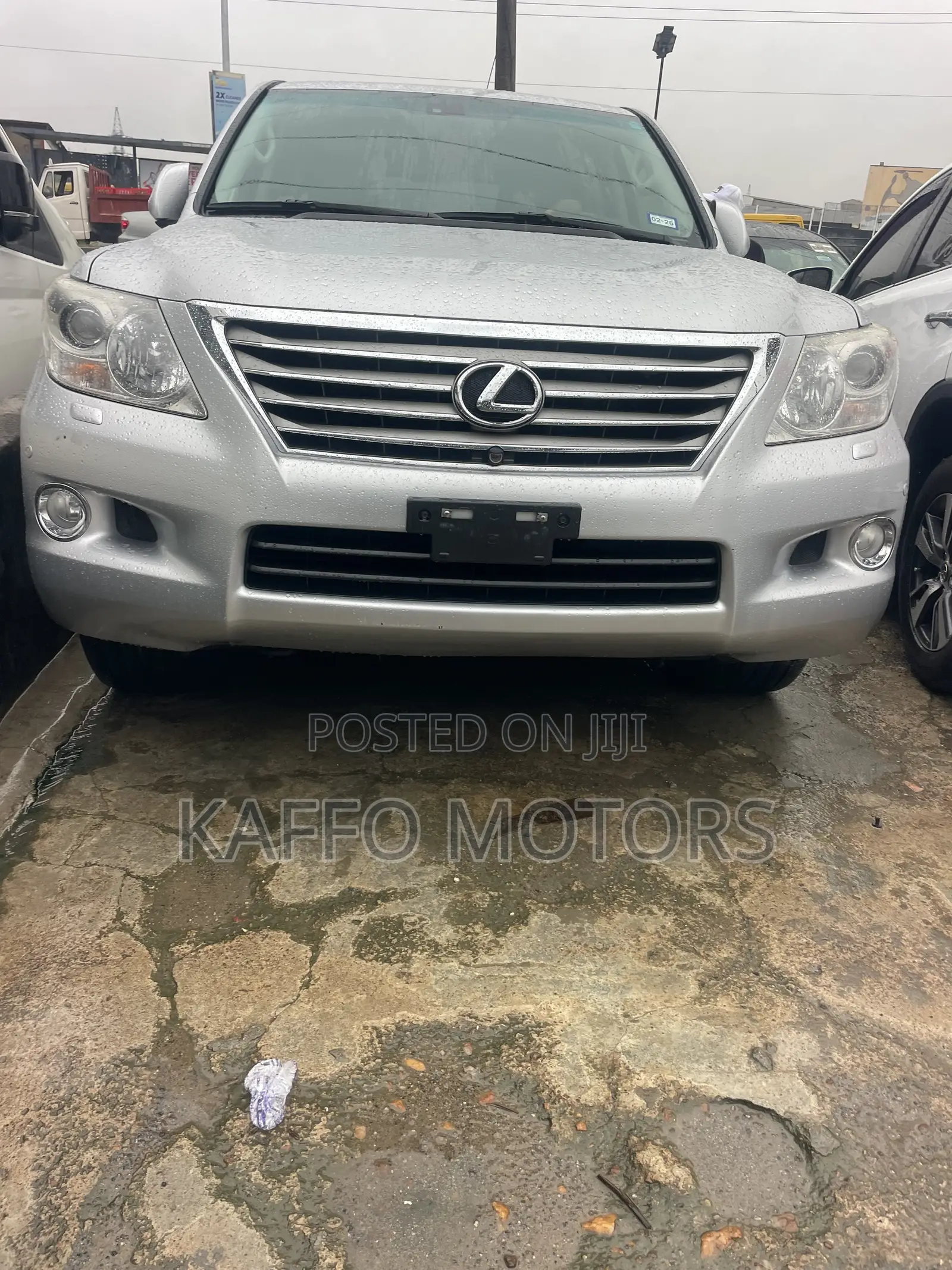 Lexus LX 570 2011 Silver