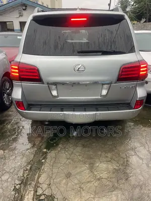 Lexus LX 570 2011 Silver