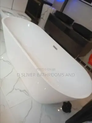 Modern Free Standing Bath Tub, White - 170cm Long