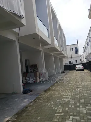 3bdrm Townhouse / Terrace in Ikota Gra for rent