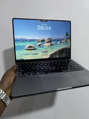 Laptop Apple MacBook Pro 2021 M1 16GB Apple M1 Pro SSD 512GB