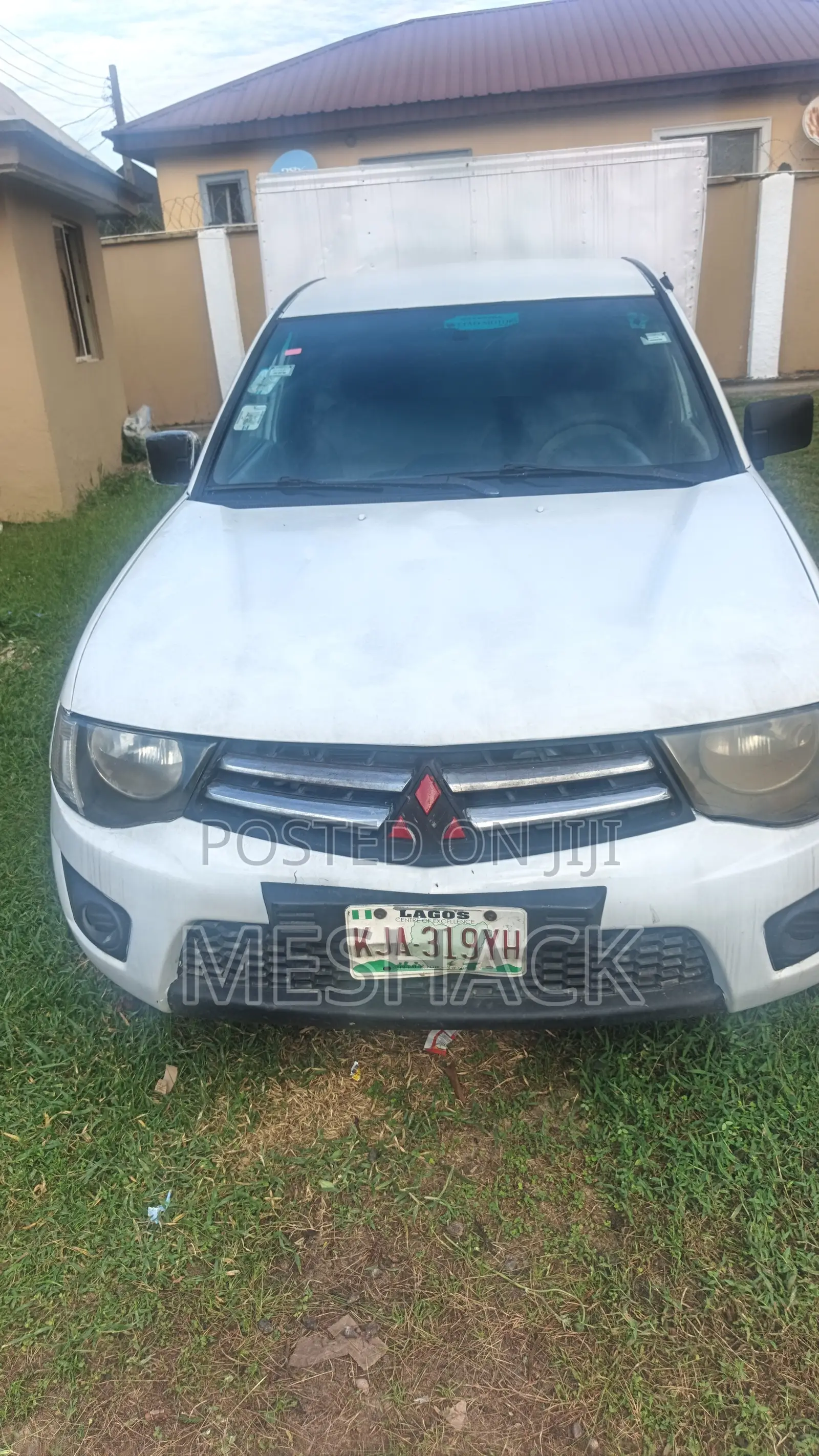 Mitsubishi L200 2012 White