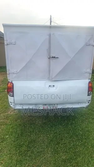 Mitsubishi L200 2012 White