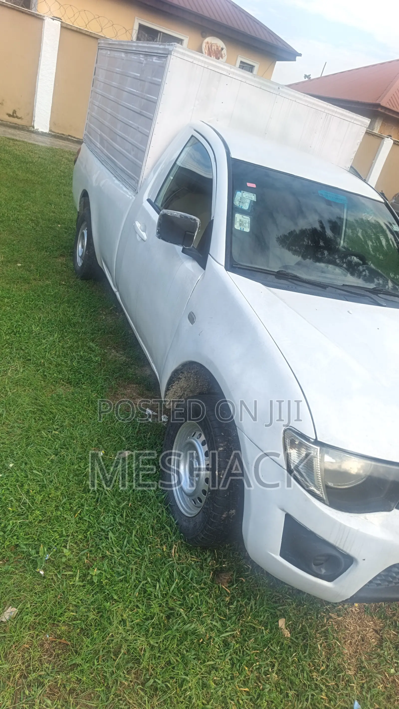 Mitsubishi L200 2012 White
