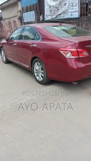 Lexus ES 2012 Red
