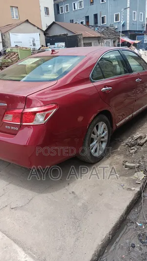 Lexus ES 2012 Red