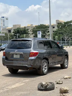 Toyota Highlander V6 2009 Gray