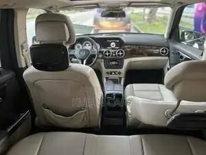 Mercedes-Benz GLK-Class 350 2014 Black