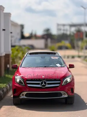 Mercedes-Benz GLA 250 2015 Red
