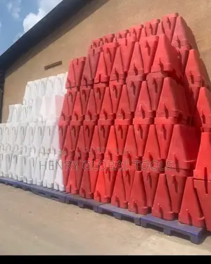Heavy-Duty Road Traffic Barriers / Water-Filled Road Barriers