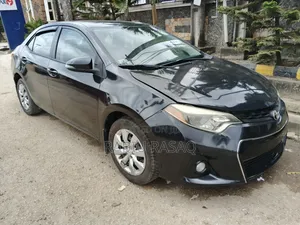 Toyota Corolla 2015 Black
