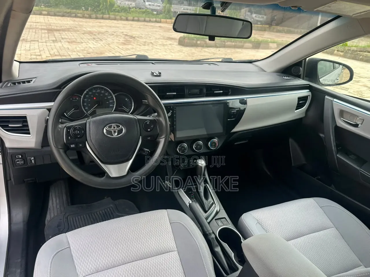 Toyota Corolla 2015 Silver