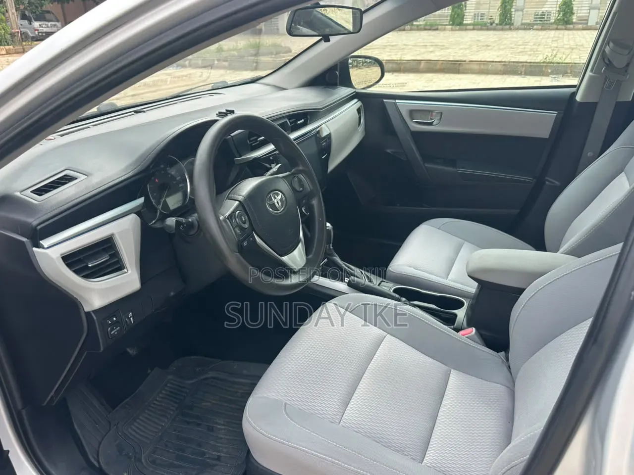 Toyota Corolla 2015 Silver