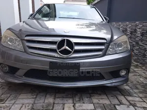 Mercedes-Benz C300 2009 Beige