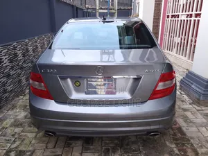 Mercedes-Benz C300 2009 Beige