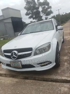 Mercedes-Benz C300 2011 White
