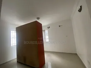 3bdrm Apartment in Osapa London Lekki for rent