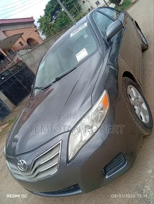 Toyota Camry LE V6 4dr Sedan (3.5L 6cyl 6AM) 2010 Gray