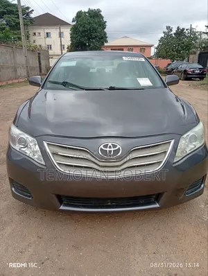 Toyota Camry LE V6 4dr Sedan (3.5L 6cyl 6AM) 2010 Gray
