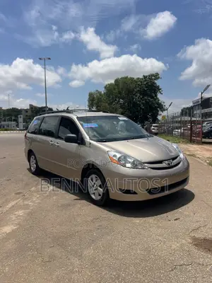 Toyota Sienna CE AWD 2008 Gold