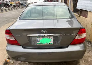 Toyota Camry 2005 Gray