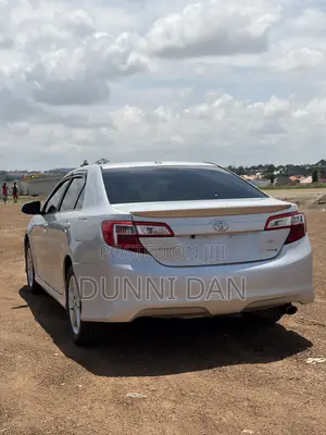 Toyota Camry SE 4dr Sedan (2.5L 4cyl 6A) 2013 Silver