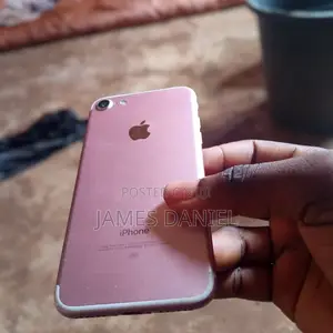 Apple iPhone 7 32 GB Pink