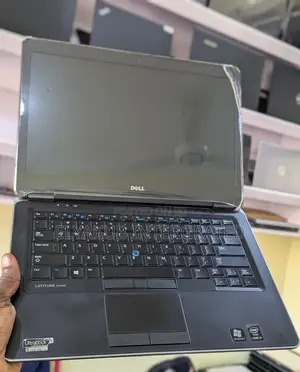 New Laptop Dell Latitude 7440 8GB Intel Core i5 HDD 500GB