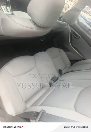 Hyundai Elantra 2011 Silver