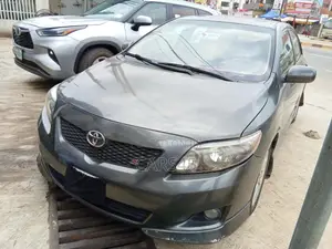Toyota Corolla 2010 Gray
