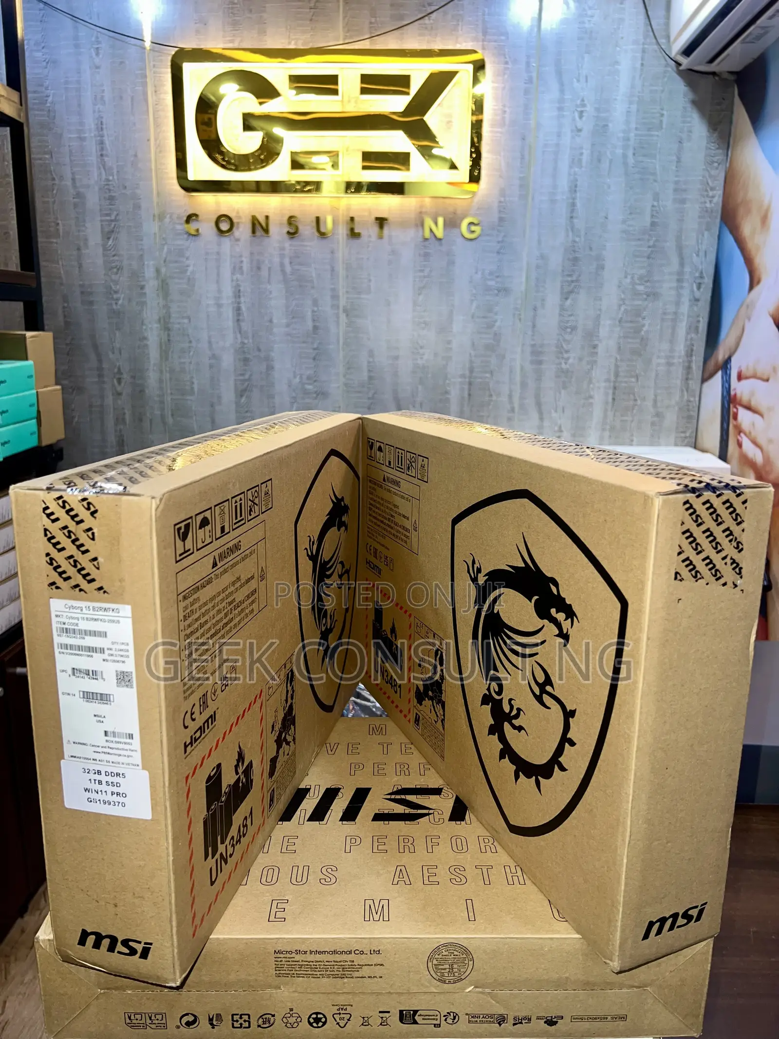 New Laptop MSI Cyborg 15 32GB Intel Core 7 SSD 1T