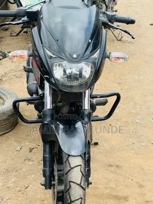 Bajaj Pulsar 220 F 2025 Black
