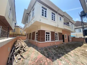 5bdrm Duplex in Lekki County Road for rent