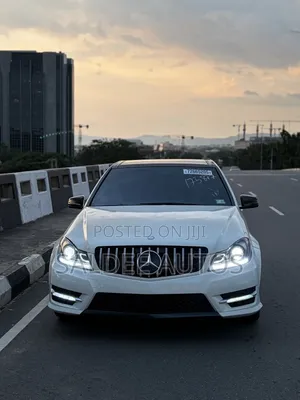Mercedes-Benz C300 Sport 4Matic Sedan AWD (3.0L 6cyl 7A) 2011 White