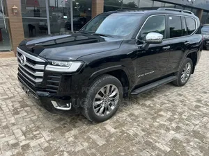 New Toyota Land Cruiser LC300 2024 Black