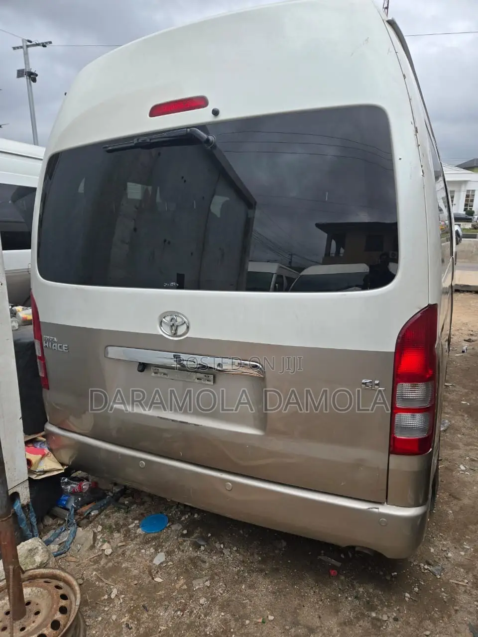 Toyota HiAce 2018 Gold