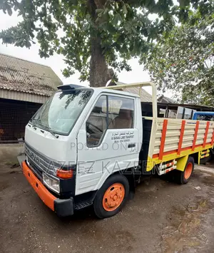 Toyota Dyna 200 Tokunbo Standard 2RZ Engine 6 Tyres