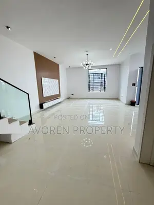 4bdrm Apartment in Ilaje for sale