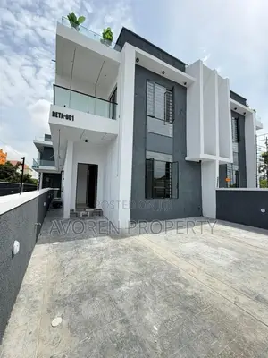 4bdrm Apartment in Ilaje for sale