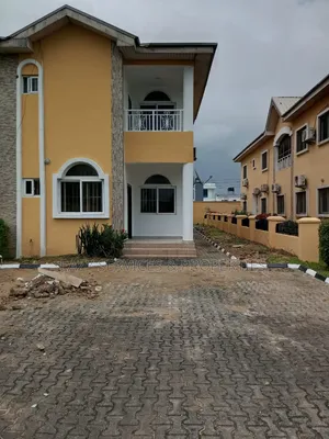 4bdrm Duplex in Inoyo Estate for rent