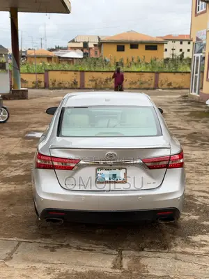 Toyota Avalon XLE 4dr Sedan (3.5L 6cyl 6A) 2014 Silver
