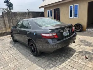 Toyota Camry LE 4dr Sedan (2.4L 4cyl 5A) 2009 Gray