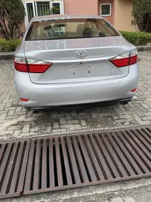 Lexus ES 2015 Silver