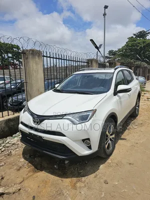 Toyota RAV4 2017 White